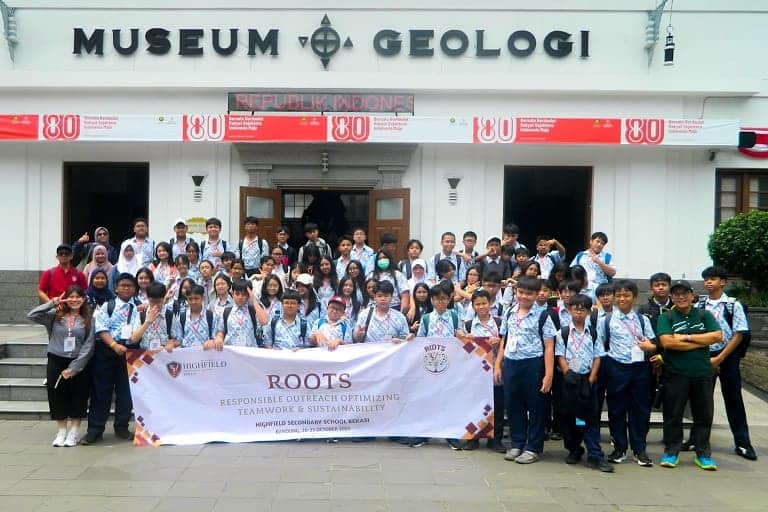 Penawaran paket study tour ke museum Geologi Bandung.
