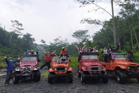 Paket wisata Jogja ke Merapi Lava Tour.